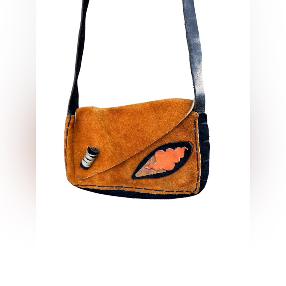 A Story Behind this Handmade Leather Purse - Picture 5 of 7